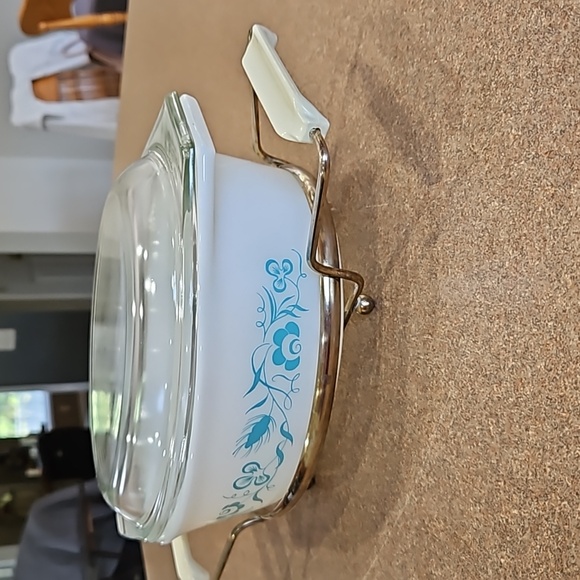 Vintage Pyrex 1.5 Qt "Meadow" Casserole!!! - Picture 4 of 17